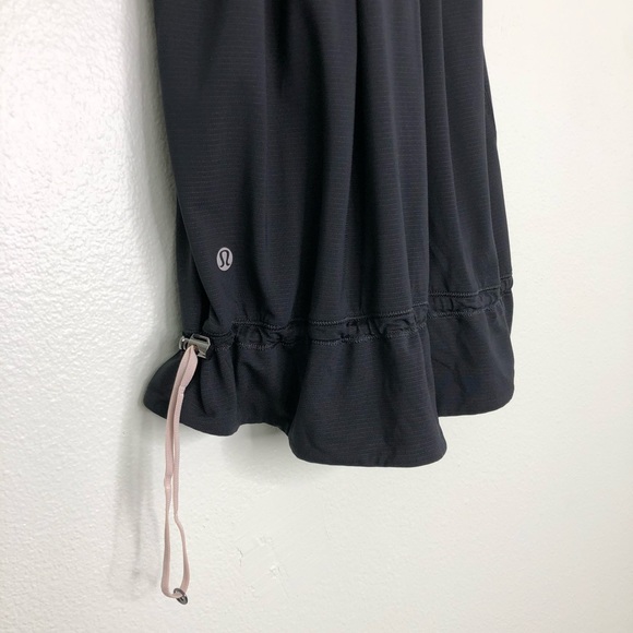 Lululemon Run Times Tank Luxtreme 4 Black Cream Stripe Drawstring Cinched Waist - Picture 6 of 13